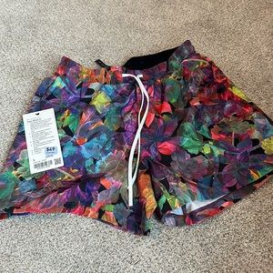 LULULEMON Pool Shorts 5” floral